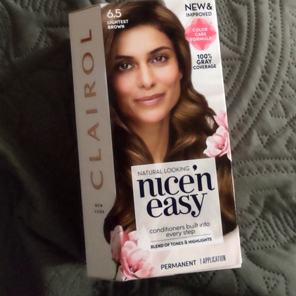 Unopened Clairol's Nice 'n Easy 6.5 Lightest Brown 🤎 Permanent Color